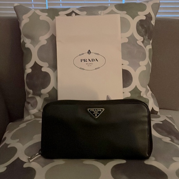 Prada Wallet - Picture 1 of 13